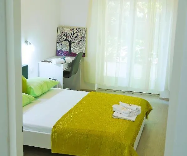 Апартаменти Firule Center *