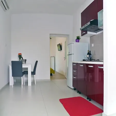 Apartment Firule Center *